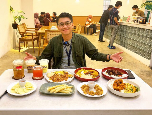 Bukan Toko Bangunan, di Toko Mansure Bisa Ngopi dan Ngemil Dipadu Spot yang Cozy (2)