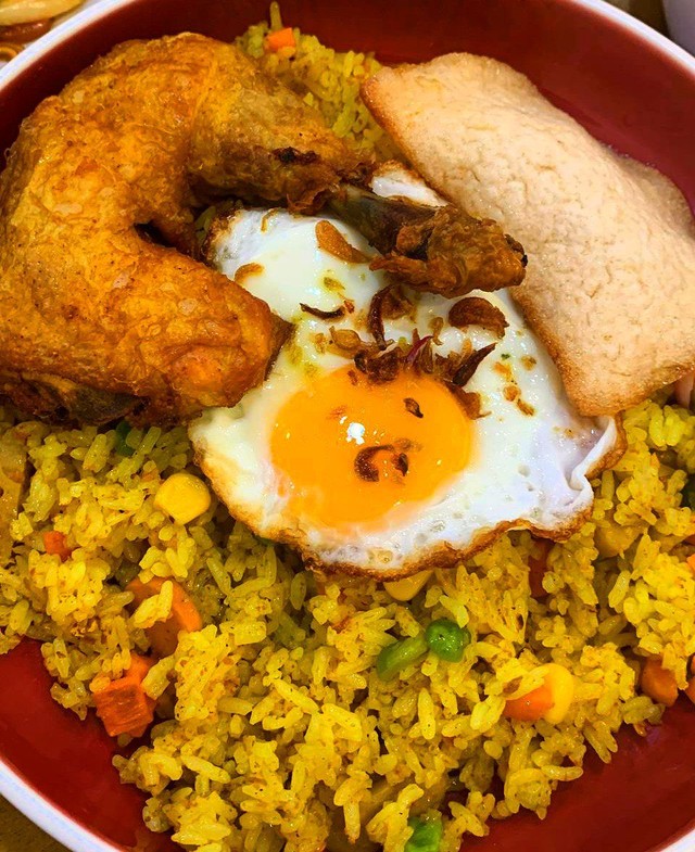 Bukan Toko Bangunan, di Toko Mansure Bisa Ngopi dan Ngemil Dipadu Spot yang Cozy (6)