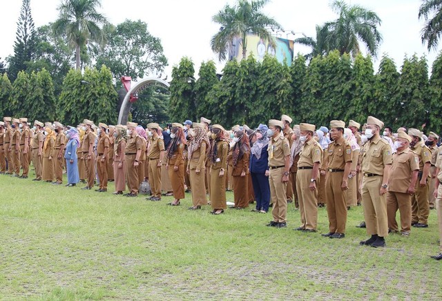 Pegawai ASN di lingkungan Pemprov Lampung saat mengikuti apel | Foto : Ist