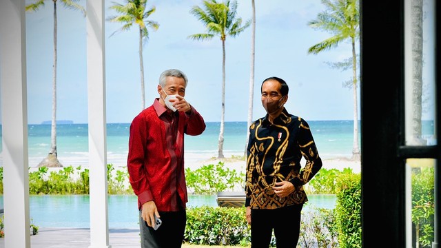 Presiden Jokowi bertemu PM Singapura Lee Hsien Loong di The Shancaya Resort Bintan, Kabupaten Bintan, Provinsi Kepulauan Riau, Selasa (25/1/2022). Foto: Laily Rachev/Biro Pers Sekretariat Presiden