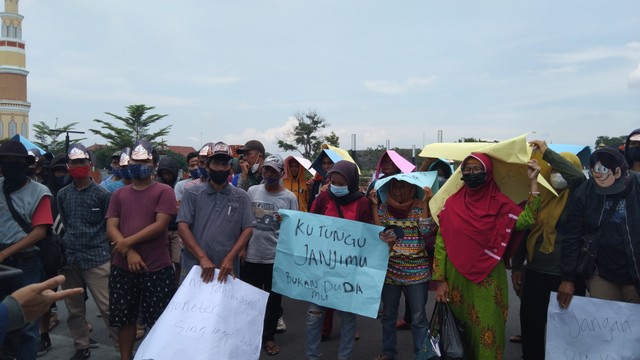 Aksi unjuk rasa PKL Majalengka. Foto: Erick Disy/CIREMAITODAY