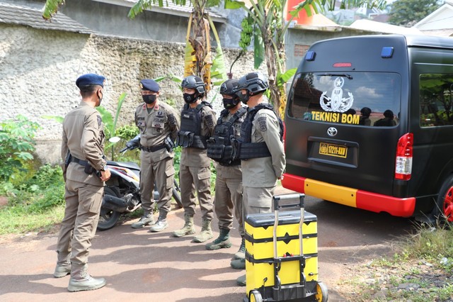 2 Bom Militer Ditemukan di Lampung, Polisi: Masih Aktif Jika Ada Pemantik (4)