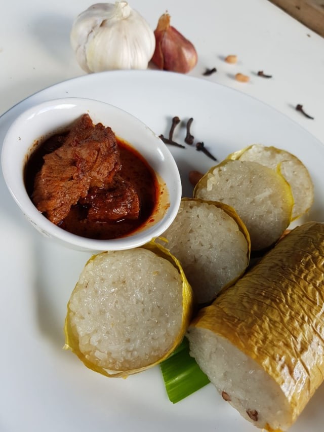 Lemang berbahan dasar ketan dimasak dengan santan, menghasilkan rasa yang gurih dan lezat. Foto: Teri/Hi!Pontianak