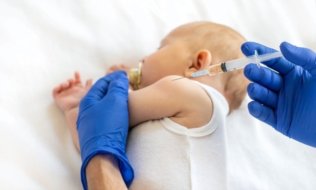 Ilustrasi imunisasi bayi 18 bulan. Foto: Freepik