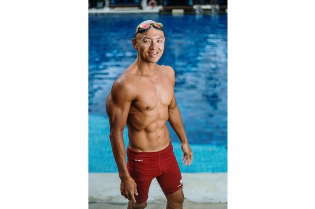 Owen Sunarto, pria di Bali yang menantang adu daya tahan dengan berenang selama 2 jam - IST