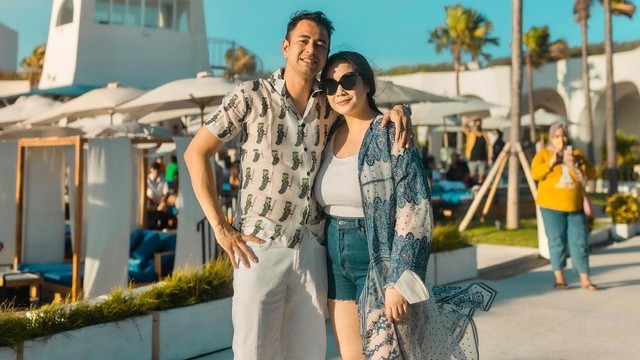 Raffi Ahmad dan Nagita Slavina di Bali. Foto: Instagram/@raffinagita1717