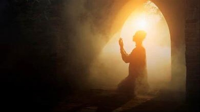https://www.shutterstock.com/id/image-photo/silhouette-muslim-man-having-worship-praying-1703747581
