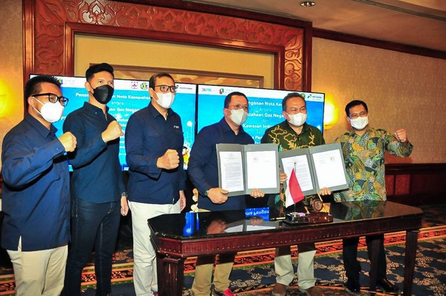 PT PGN Tbk teken kerja sama pemanfaatan gas bumi dengan 4 kawasan industri di Jawa Timur, Kamis (27/1/2022). Foto: PT PGN