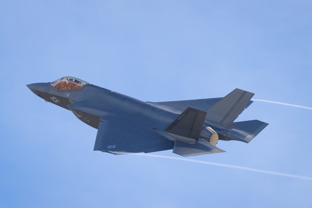 Pesawat jet tempur F-35C. Foto: Getty Images