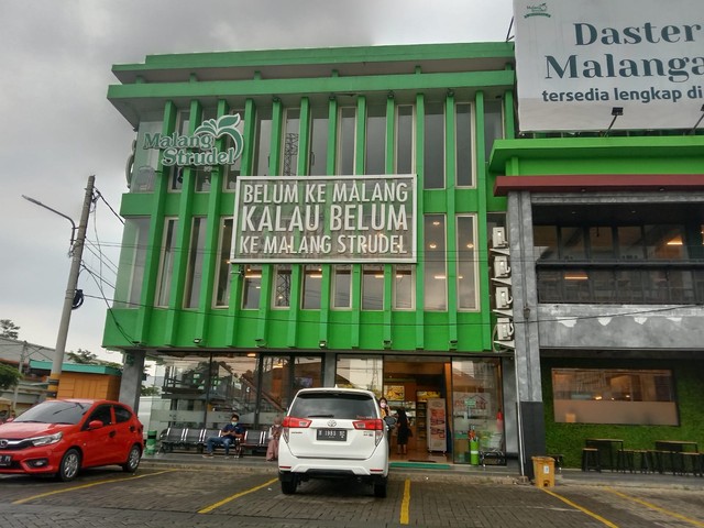 Outlet Malang Strudel milik Teuku Wisnu, yang sempat diobok-obok empat perempuan mencuri 50 daster. foto/M Sholeh