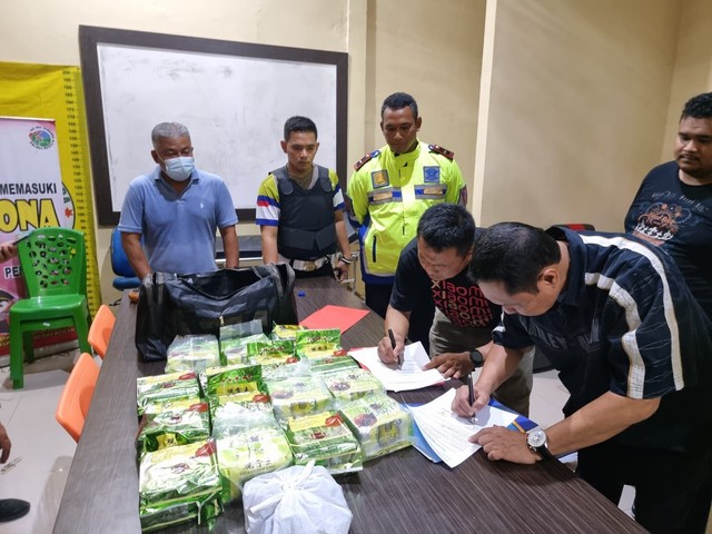 Gagalkan Pengiriman 15 Kg Sabu di Lampung, Polisi: Pelaku Jaringan Internasional (1)