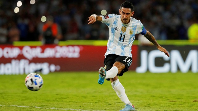 Pemain Argentina Angel Di Maria saat melawan Kolombia di Kualifikasi Piala Dunia Amerika Selatan di Estadio Mario Alberto Kempes, Cordoba, Argentina. Foto: Agustin Marcarian/Reuters
