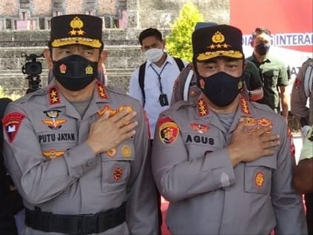 Kabareskrim Polri Komjen Agus Andrianto (kanan) bersama Kapolda Bali saat berada di Denpasar, Bali - IST
