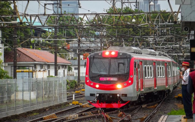 Uji Coba Sarana KRL Jogja Solo di Stasiun Tanah Abang. Foto: Dok. Pribadi