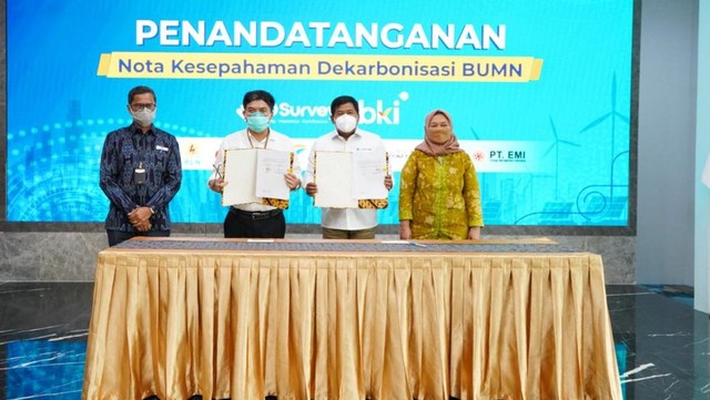 Holding BUMN Jasa Survey dan PT EMI teken kerja sama Dekarbonisasi.  Foto: Kementerian BUMN