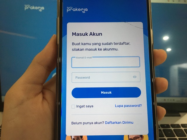 Foto : Halaman Masuk Akun pada website Prakerja, Sumber : Khalisah Fhadililah Zulkarnaen