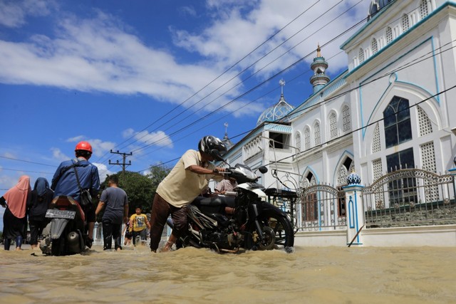 Banjir Aceh Utara awal tahun 2022. Foto: Azwar Ipank untuk acehkini 