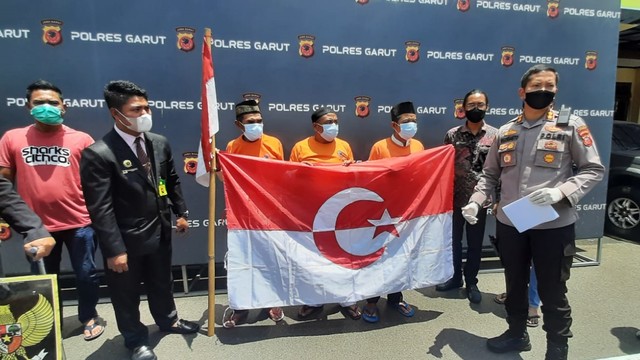 Kepolisian Resor Garut menangkap tiga orang warga yang mengaku sebagai Jenderal Negara Islam Indonesia (NII). Foto: Dok. Istimewa
