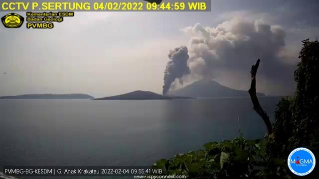 Anak Krakatau Erupsi, Masyarakat Diminta Waspada Potensi Tsunami di Malam Hari (40232)