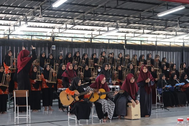 Tidur Tak Tenang, Untuk Hari Yang Menang