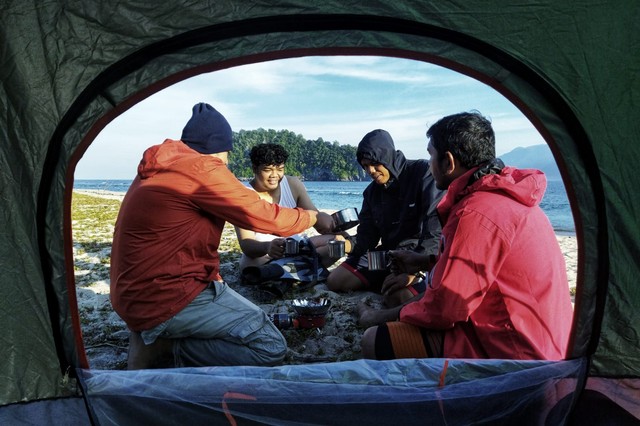 Berkemah di Ujong Seuden. Foto: Dok. Ahmad Ariska/acehkini