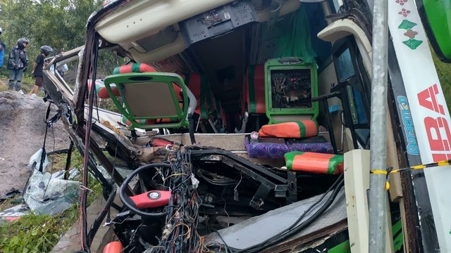Raja Jalanan: Mengupas Kisah Sukses Bisnis Pariwisata Bus dari Imogiri