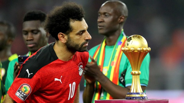 Ekspresi sedih Mohamed Salah di final Piala Afrika. Foto: Mohamed Abd El Ghany/REUTERS