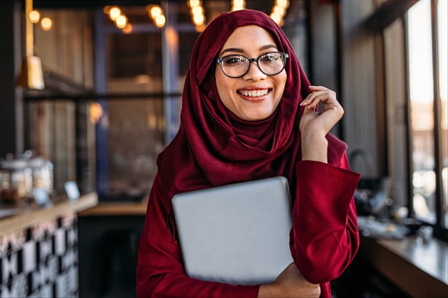 Ilustrasi nama emoji hijab, sumber foto: https://www.unsplash.com/