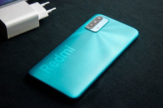 Xiaomi Redmi 9T Foto: Kevin S. Kurnianto/kumparan