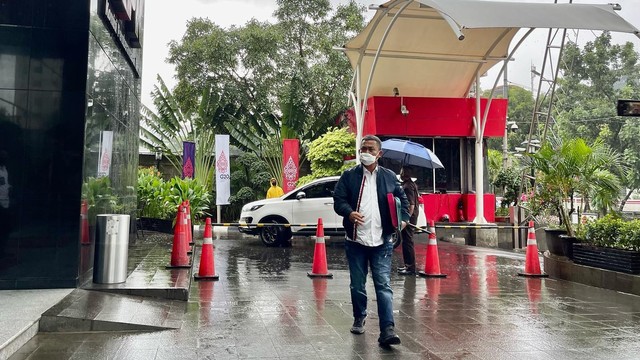 Ketua DPRD DKI Jakarta Prasetyo Edi Marsudi di gedung KPK, Jakarta, Selasa (8/2/2022). Foto: Instagram/@prasetyoedimarsudi