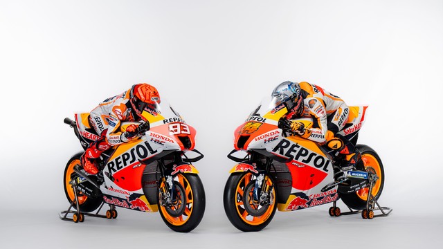 RC213V 2022 dari tim Repsol Honda yang ditunggangi Marc Marquez (93) dan Pol Espargaro (44) di MotoGP 2022. Foto: Repsol Honda Team 2022