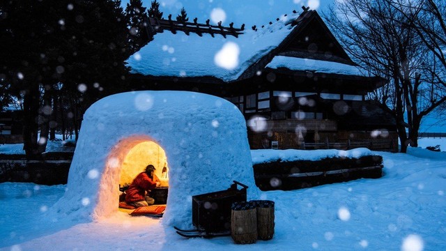 Restoran di Jepang adaptasi konsep iglo untuk terapkan social distancing. Foto: Twitter/@japan