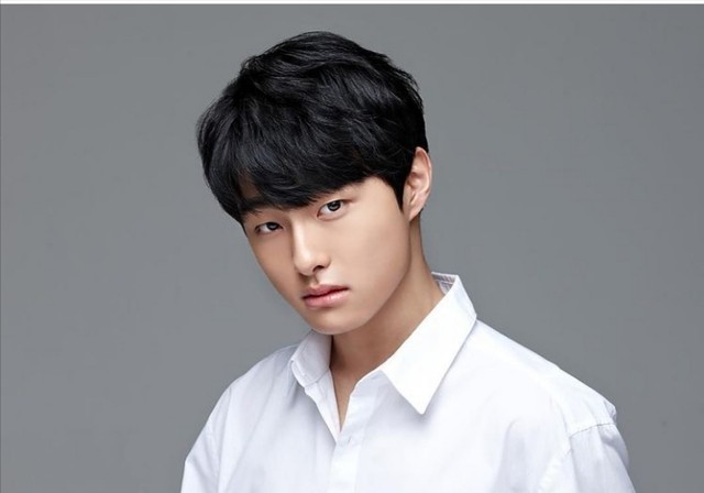 Yoon Chan Young, pemeran Chong San dalam serial All of Us Are Dead Foto: Instagram/ @yoonyc1