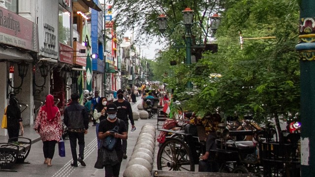 Suasana baru di kawasan Malioboro, Yogyakarta, tanpa pedagang kaki lima (PKL), Kamis (10/2/2022). Foto: Hendra Nurdiyansyah/Antara Foto