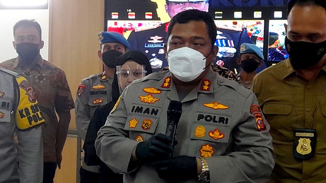 Kapolres Bogor AKBP Iman Imanuddin saat konferensi pers kasus mayat di bungkus plastik di Bogor, Jumat (11/2/2022). Foto: Dok. Istimewa