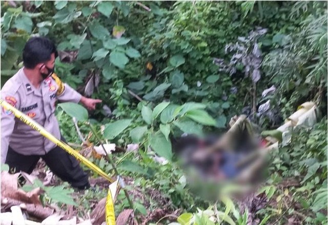 Mayat pria ditemukan warga yang sedang berburu babi hutan di Lampung Barat | Foto: ist
