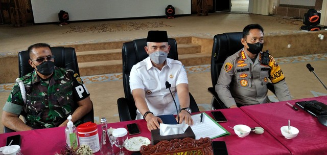 Wali Kota Jambi, Syarif Fasha saat berbicara di hadapan awak media. (Foto: Jambikita)