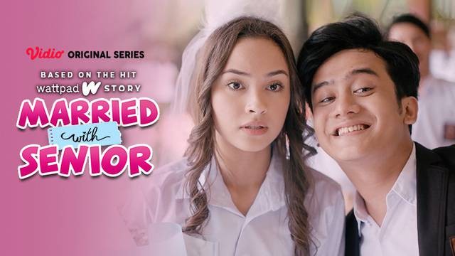 Web Series Married with Senior Foto: Vidio