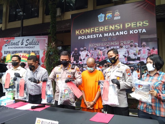 Polresta Malang Kota saat mengungkap awal kasus kekerasan seksual guru tari terhadap anak di bawah umur. foto/M Sholeh