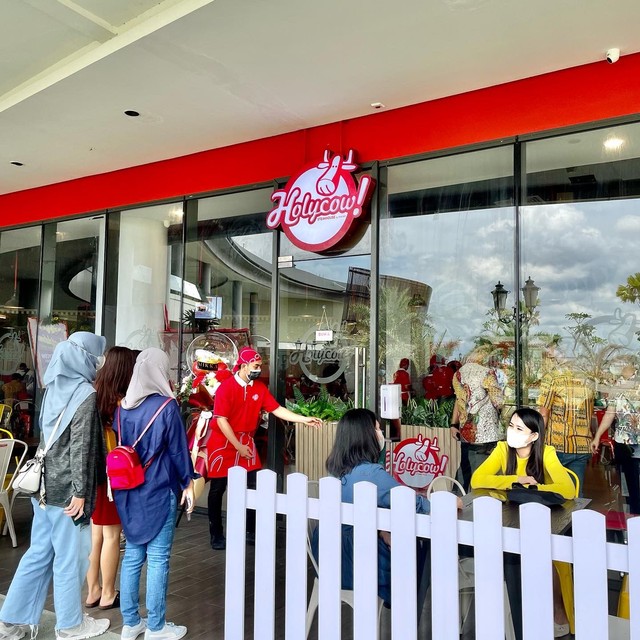 Holycow! kini hadir di Gaia Bumi Raya City. FotoL Dok Hi!Pontianak