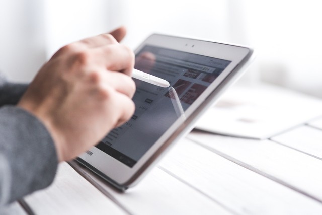 Ilustrasi cara mengembalikan file yang terhapus di flashdisk lewat HP. Foto: Pixabay.com