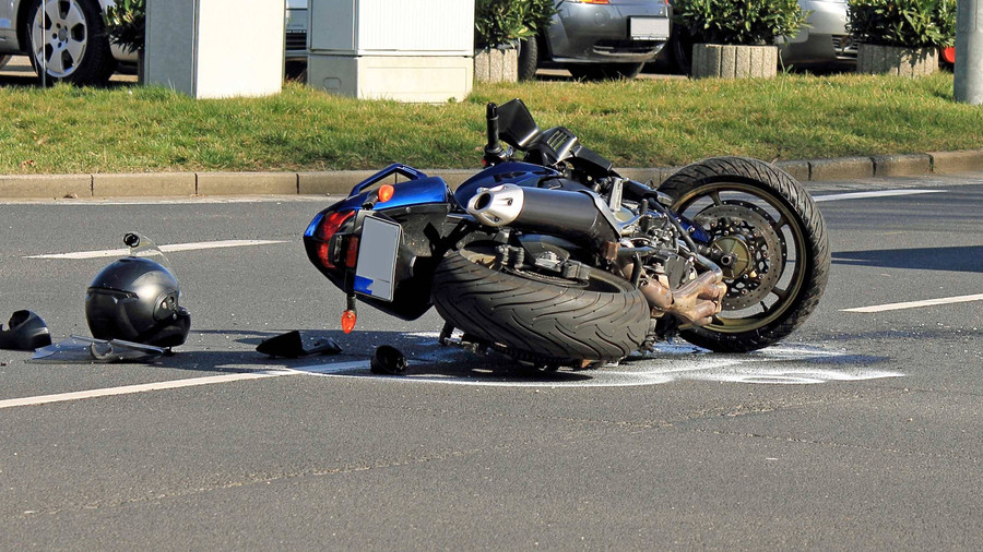 Gagal Nyalip, Pemotor di Bandung Tewas Terlindas Truk - kumparan.com