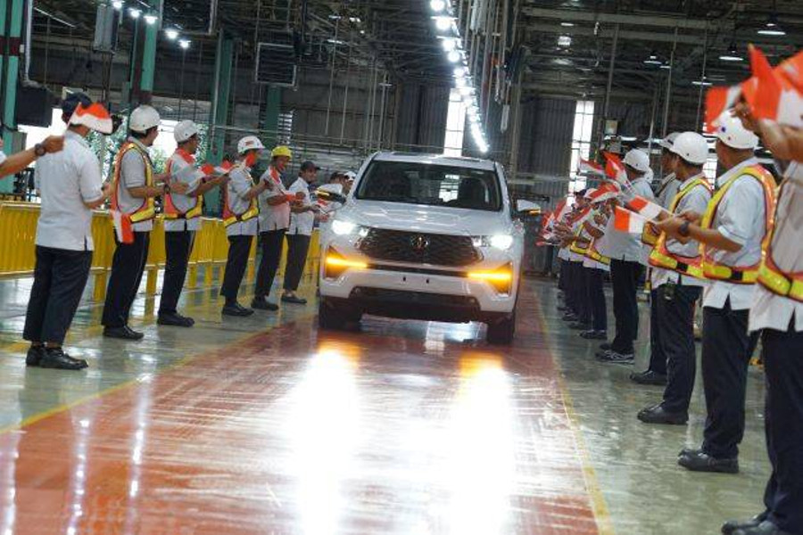 Ekspor Toyota Indonesia Gemilang Berkat Kendaraan Elektrifikasi - kumparan.com
