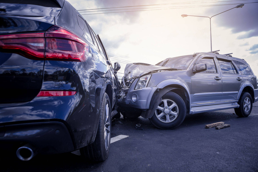 Tabrakan Beruntun di Tol Dalam Kota KM 17 Libatkan 3 Kendaraan - kumparan.com