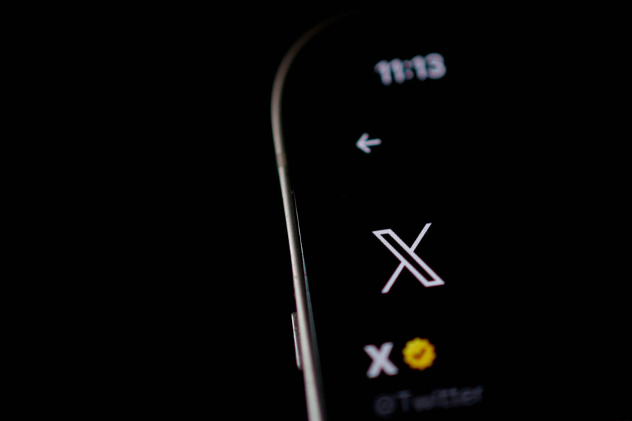 Elon Musk Diam-diam Latih AI Grok Pakai Data Pengguna X, Ini Cara Cegahnya - kumparan.com