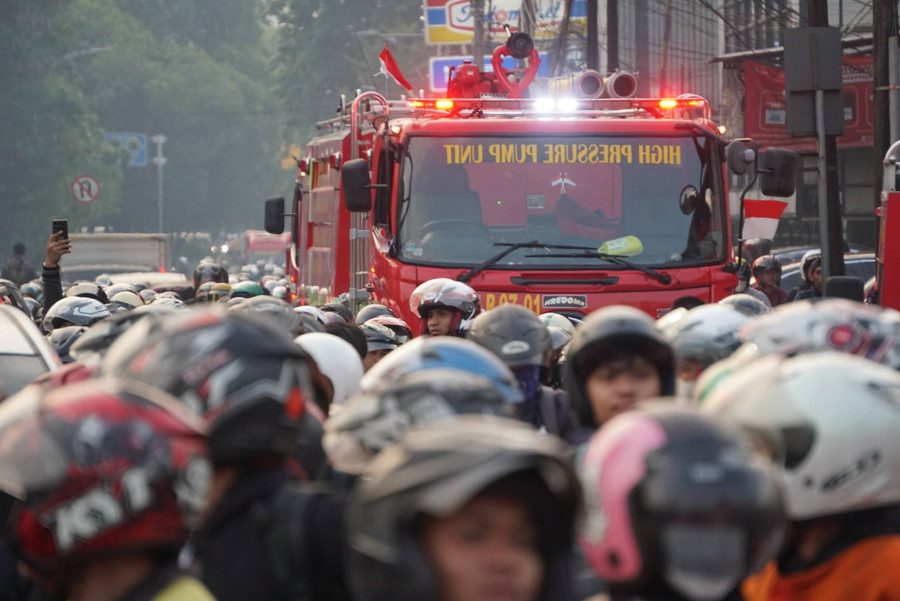 Kebakaran Landa Ruko Bank di Sunter, Jakut - kumparan.com