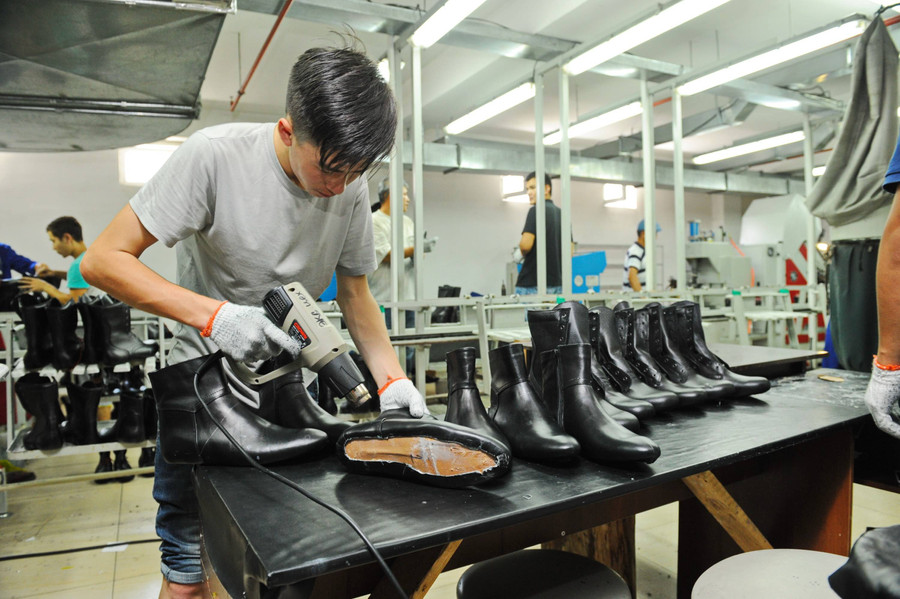 Industri Alas Kaki Seharusnya Bisa Tumbuh Dua Kali Lipat Selama Jokowi Menjabat