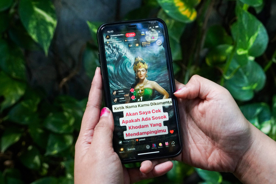 Mendulang Cuan dari Klenik, Merambah ke Media Sosial - kumparan.com