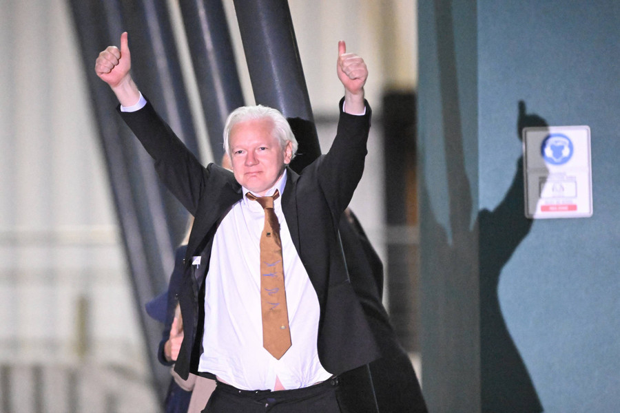 Julian Assange: Saya Bebas karena Mengaku Bersalah atas Jurnalisme - kumparan.com