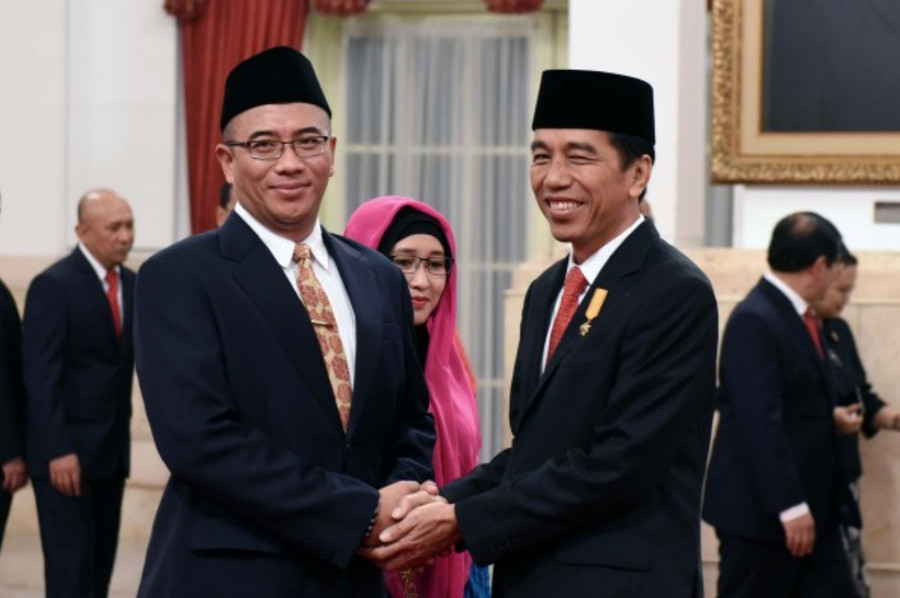 Jokowi Belum Teken Keppres Pemberhentian Hasyim Asy\'ari, Tunggu Surat DKPP